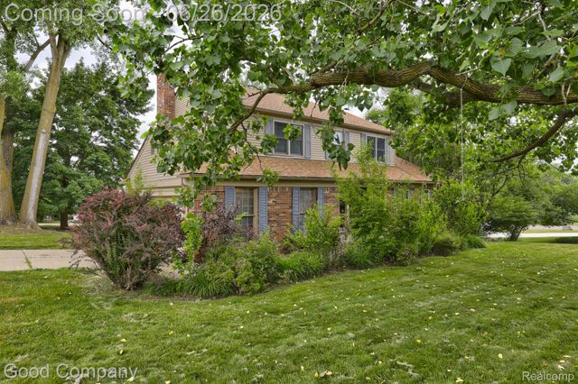 35868 Smithfield Court, Farmington, MI 48335