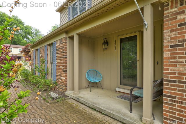 35868 Smithfield Court, Farmington, MI 48335