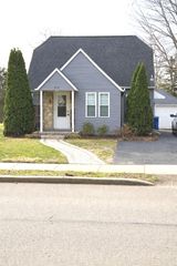 412 E Bradshaw Street, Dixon, IL 61021