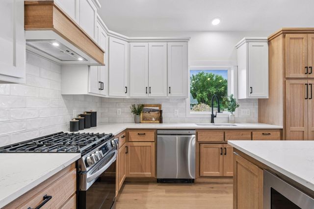 13664 Gladiola Street NW, Andover, MN 55304