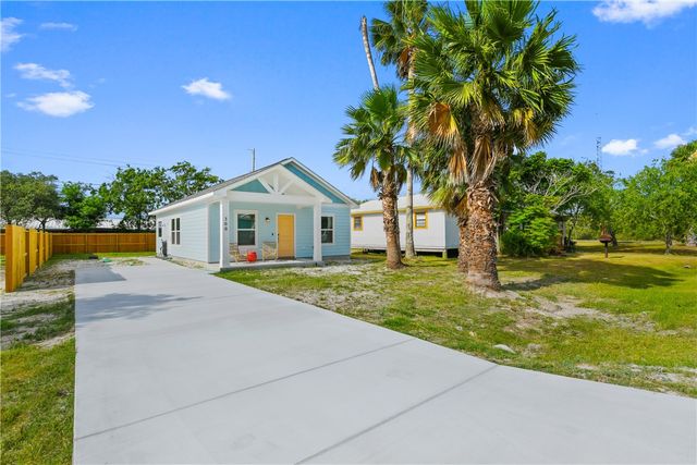 300 Rustic Oak, Rockport, TX 78382