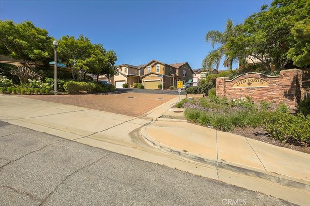 28215 Clementine Drive, Saugus, CA 91350