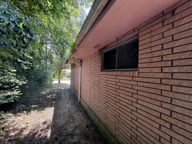 895 S Main Street, Jasper, TX 75951