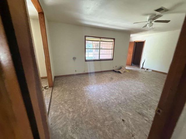 895 S Main Street, Jasper, TX 75951