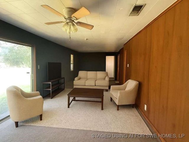 895 S Main Street, Jasper, TX 75951