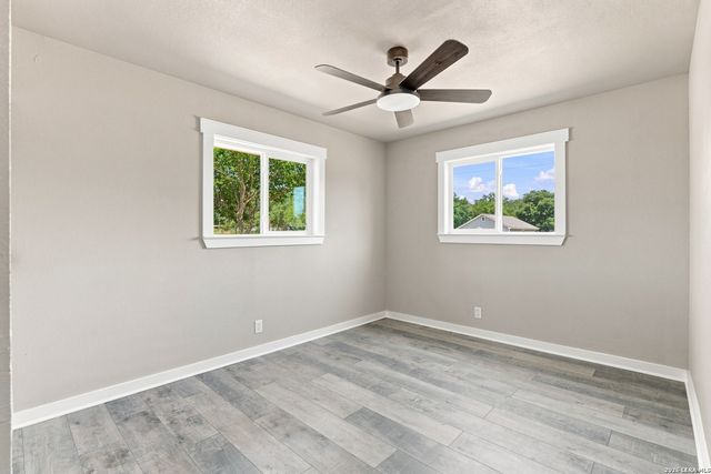 15100 Norvell St, Lytle, TX 78052