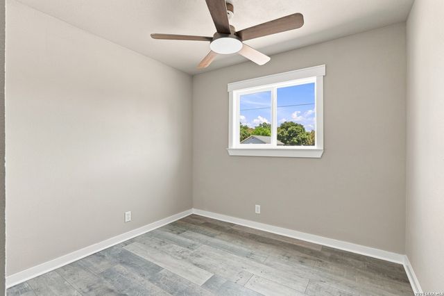15100 Norvell St, Lytle, TX 78052