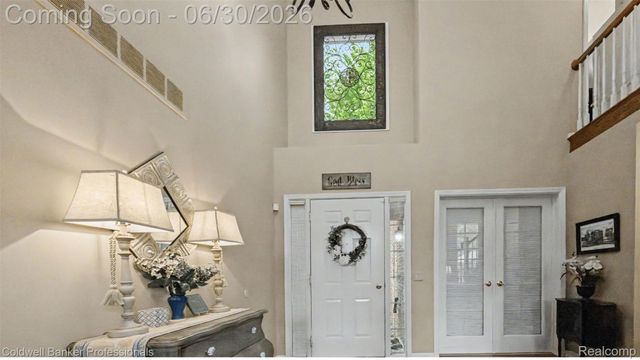1085 Bloomview Circle, Rochester, MI 48307