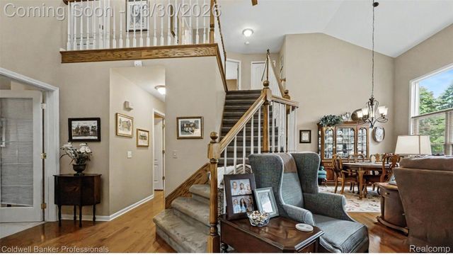 1085 Bloomview Circle, Rochester, MI 48307