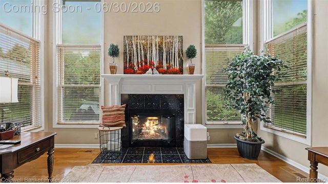 1085 Bloomview Circle, Rochester, MI 48307