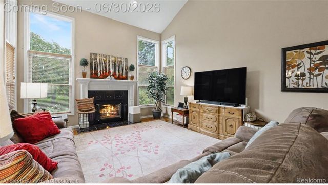 1085 Bloomview Circle, Rochester, MI 48307
