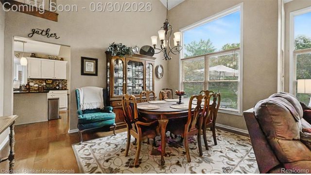 1085 Bloomview Circle, Rochester, MI 48307