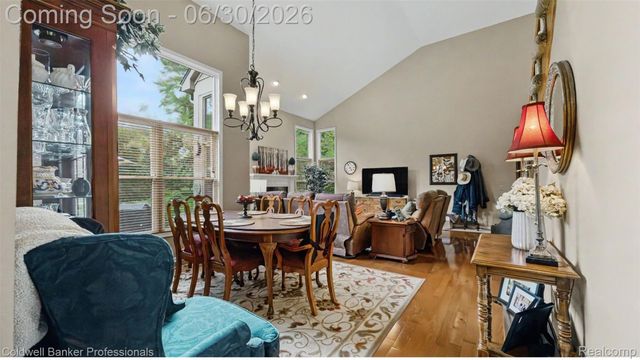 1085 Bloomview Circle, Rochester, MI 48307