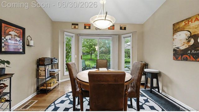 1085 Bloomview Circle, Rochester, MI 48307