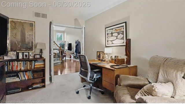 1085 Bloomview Circle, Rochester, MI 48307