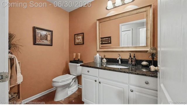 1085 Bloomview Circle, Rochester, MI 48307