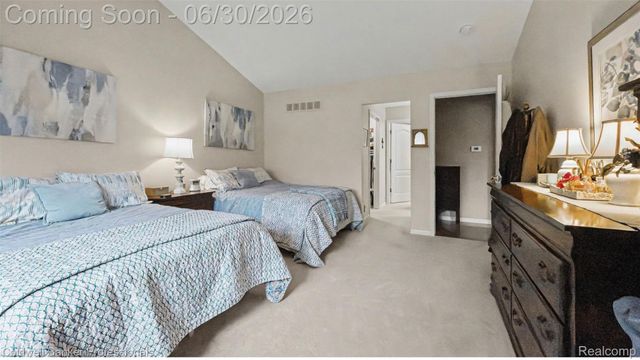 1085 Bloomview Circle, Rochester, MI 48307