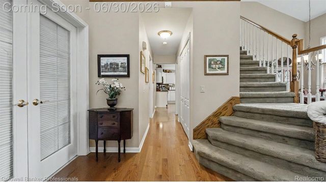 1085 Bloomview Circle, Rochester, MI 48307