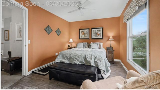 1085 Bloomview Circle, Rochester, MI 48307