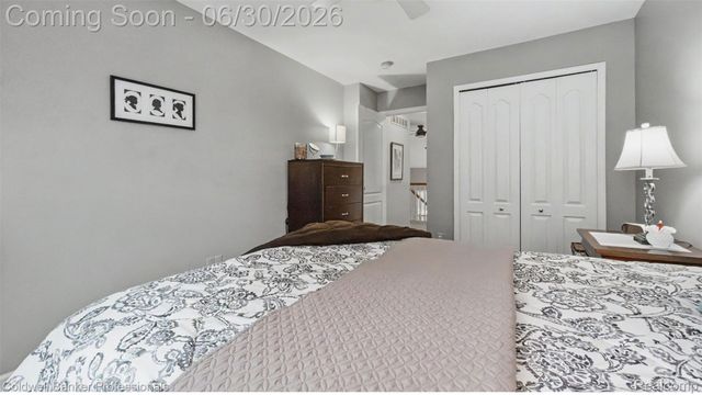 1085 Bloomview Circle, Rochester, MI 48307