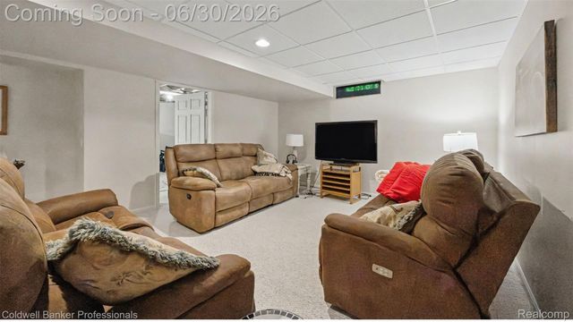1085 Bloomview Circle, Rochester, MI 48307