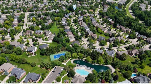 1085 Bloomview Circle, Rochester, MI 48307