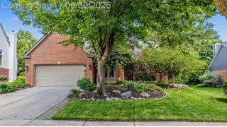 1085 Bloomview Circle, Rochester, MI 48307