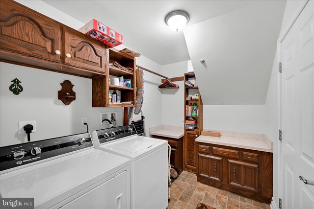1452 EMERSON DR, Mount Joy, PA 17552
