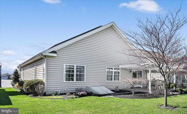 1452 EMERSON DR, Mount Joy, PA 17552