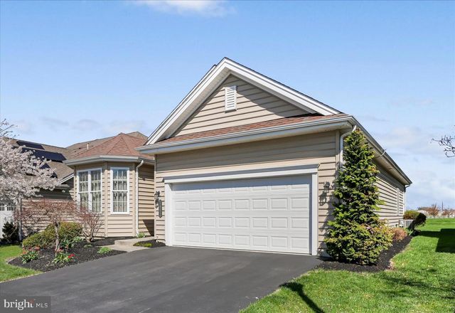 1452 EMERSON DR, Mount Joy, PA 17552
