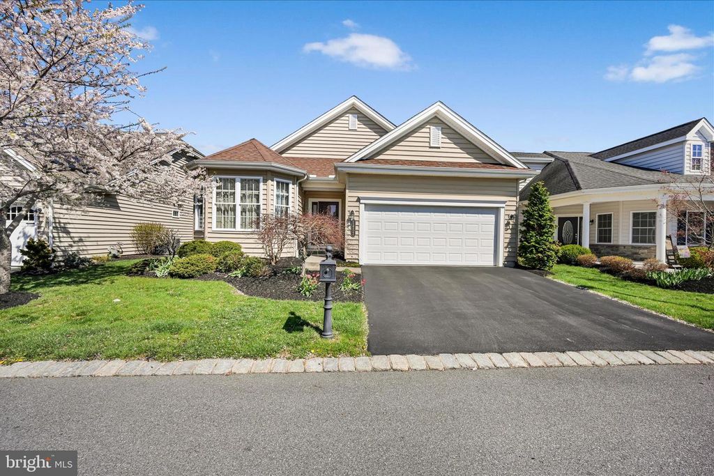1452 EMERSON DR, Mount Joy, PA 17552