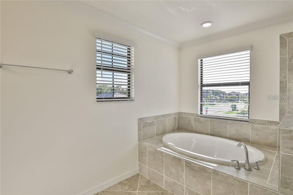 Image 12 of property listing at 11424 SWEETGRASS DRIVE, Bradenton, FL 34212
