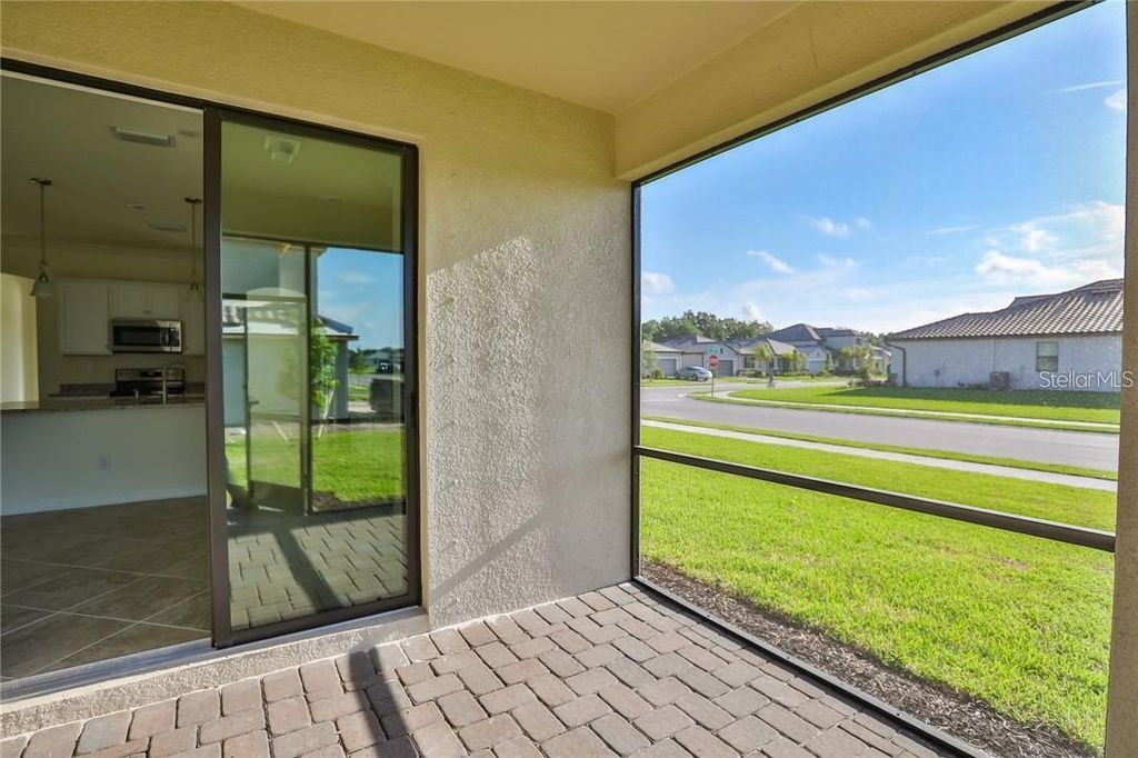 Image 15 of property listing at 11424 SWEETGRASS DRIVE, Bradenton, FL 34212