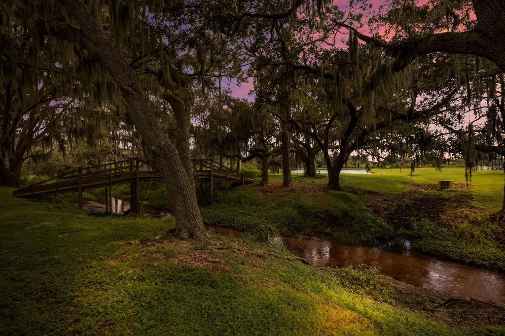 Image 18 of property listing at 11424 SWEETGRASS DRIVE, Bradenton, FL 34212