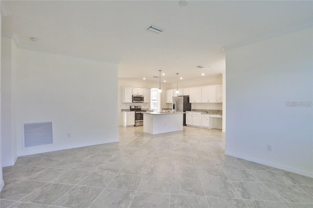 Image 9 of property listing at 11424 SWEETGRASS DRIVE, Bradenton, FL 34212