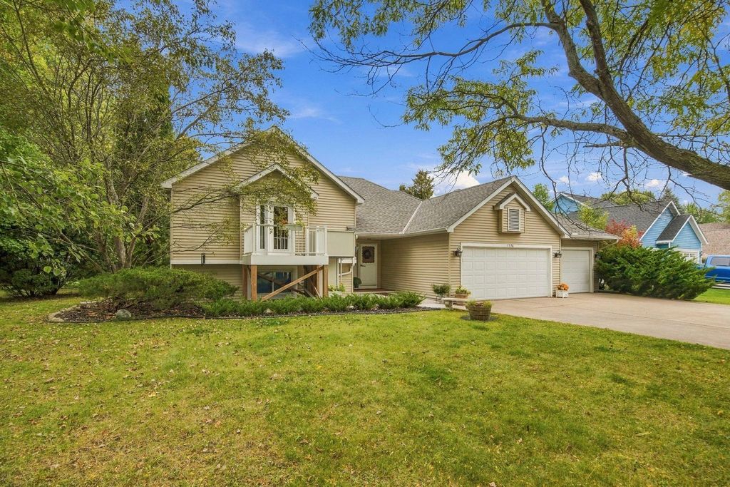 7596 216th Street N, Forest Lake, MN 55025 — exterior