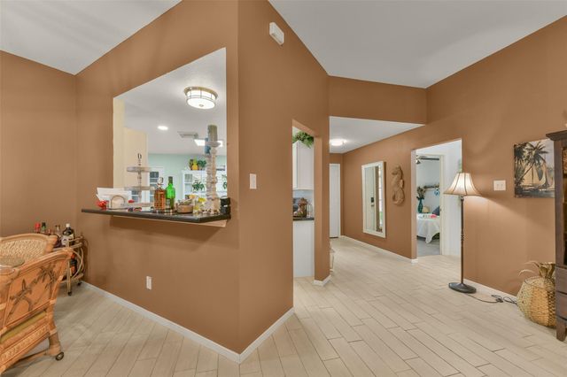203 Green Isle Avenue, Dickinson, TX 77539