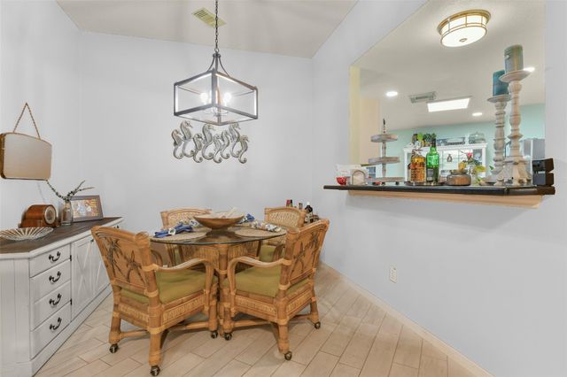 203 Green Isle Avenue, Dickinson, TX 77539