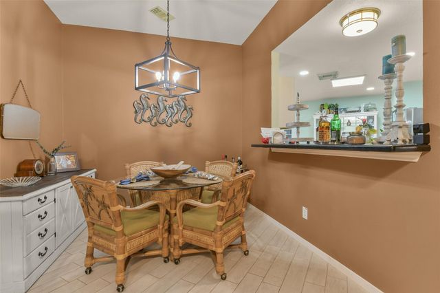 203 Green Isle Avenue, Dickinson, TX 77539