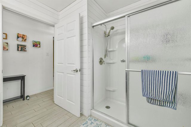 203 Green Isle Avenue, Dickinson, TX 77539