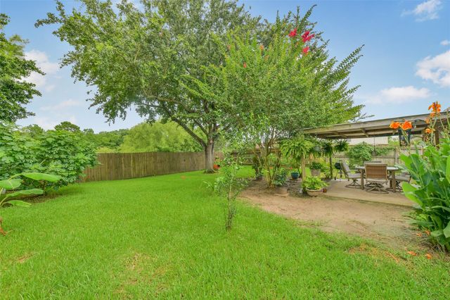 203 Green Isle Avenue, Dickinson, TX 77539