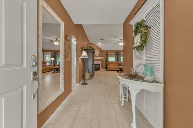 203 Green Isle Avenue, Dickinson, TX 77539