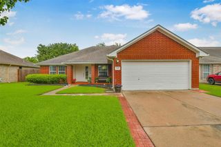 203 Green Isle Avenue, Dickinson, TX 77539