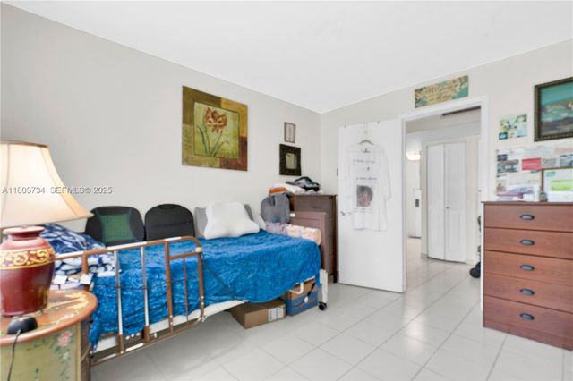 1400 Saint Charles Place L4, Pembroke Pines, FL 33026