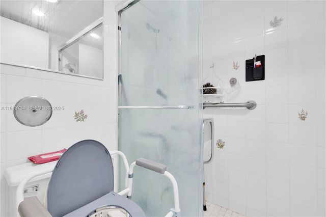 1400 Saint Charles Place L4, Pembroke Pines, FL 33026