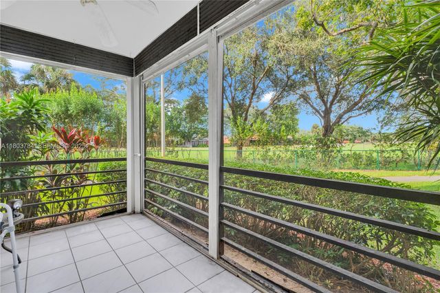 1400 Saint Charles Place L4, Pembroke Pines, FL 33026