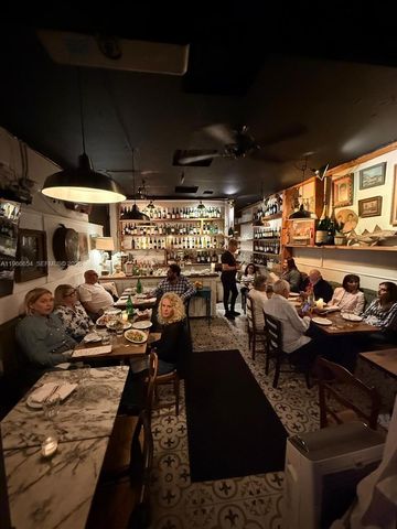 17010 W Dixie Hwy, North Miami Beach, FL 33160