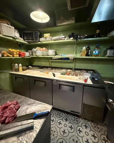 17010 W Dixie Hwy, North Miami Beach, FL 33160