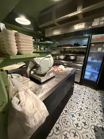 17010 W Dixie Hwy, North Miami Beach, FL 33160