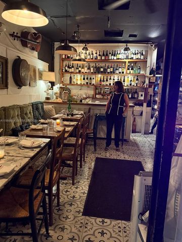 17010 W Dixie Hwy, North Miami Beach, FL 33160